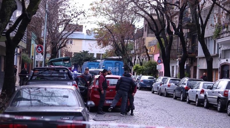 En este momento estás viendo Colegiales: Un vecino encontró un cadáver envuelto en la vereda