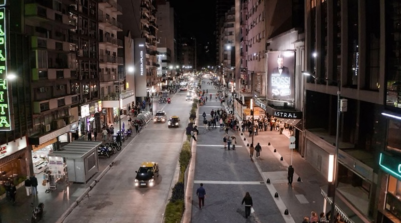 En este momento estás viendo La Ciudad prolonga el horario de los carriles peatonales de la calle Corrientes hasta el 4 de agosto