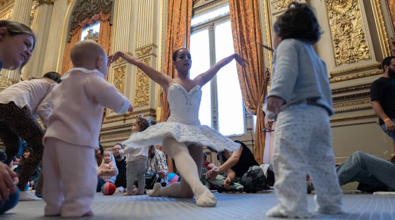 En este momento estás viendo Se abren nuevas funciones en el teatro Colón para Bebés