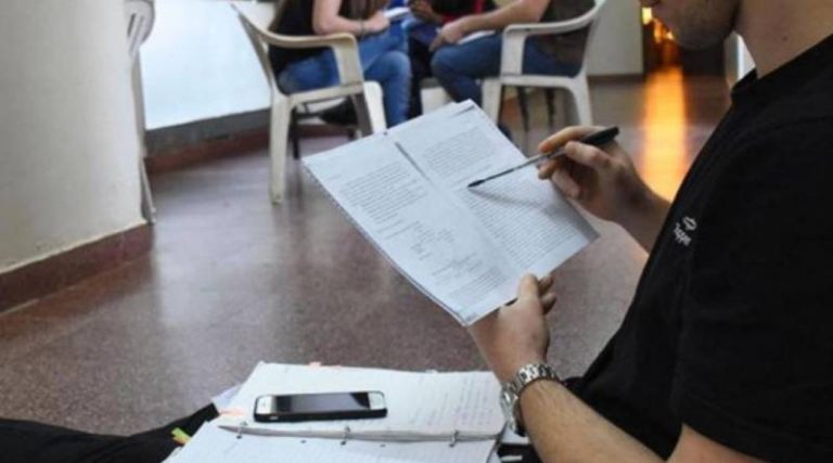 Lee más sobre el artículo Terciarios CABA: Disminuyó la cantidad de estudiantes que rindieron exámenes finales durante el confinamiento