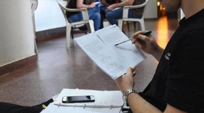 En este momento estás viendo Terciarios CABA: Disminuyó la cantidad de estudiantes que rindieron exámenes finales durante el confinamiento