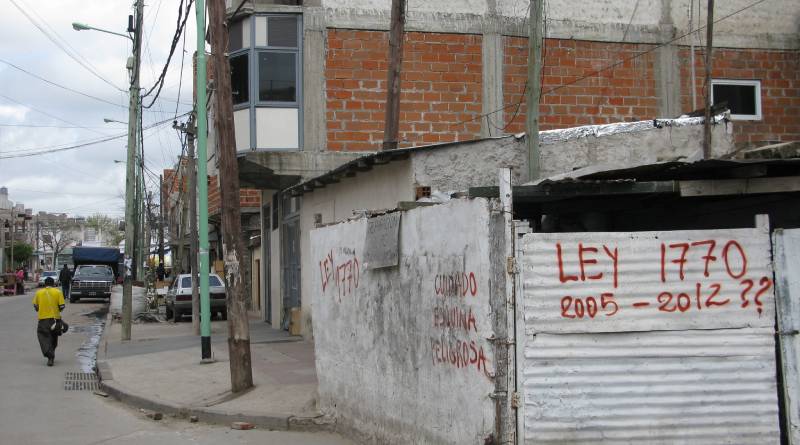 En este momento estás viendo Denuncian que el IVC dejó cesante a trabajadores de la Villa 20