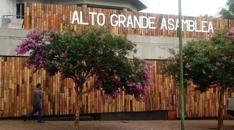 En este momento estás viendo Parque Chacabuco: Vecinos rechazan la construcción de torres en zona de casas bajas