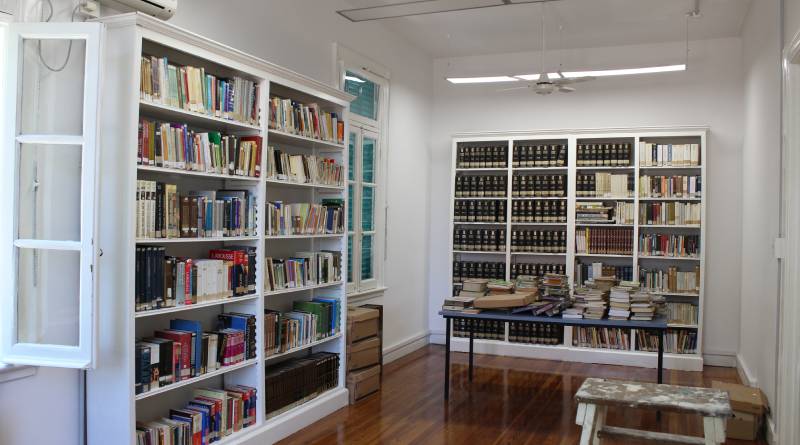 En este momento estás viendo La Biblioteca Helena Larroque de Roffo funciona en el barrio de Villa del Parque