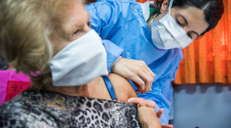 En este momento estás viendo Entérate cómo debemos cuidarnos del covid y la gripe durante el invierno