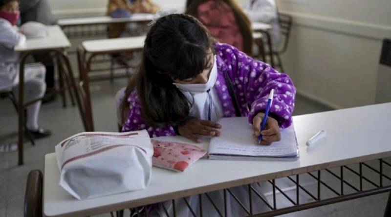 En este momento estás viendo Educación: Persisten los reclamos de los gremios frente al ministerio porteño