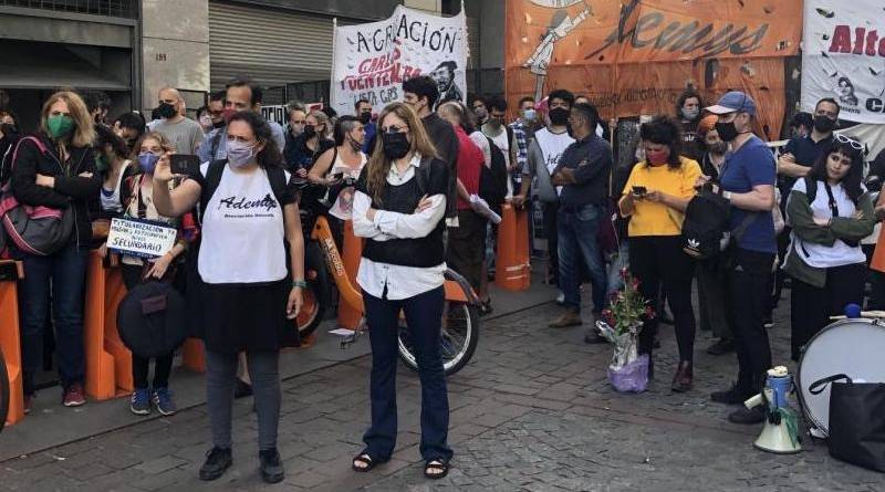 En este momento estás viendo Gremios docentes marcharon a la Legislatura Porteña