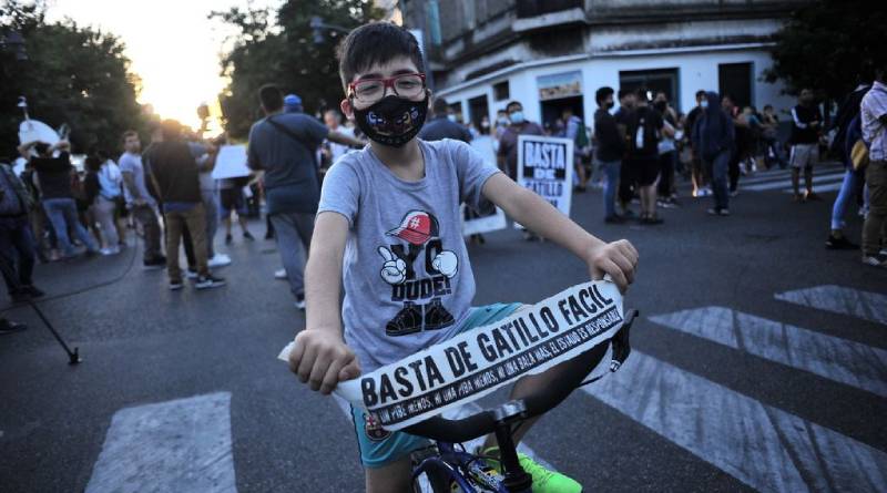 En este momento estás viendo Exponen datos sobre el gatillo fácil en Plaza de Mayo