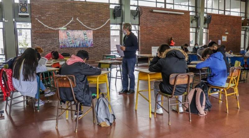 En este momento estás viendo Gremios docentes de la Ciudad repudiaron las prácticas laborales