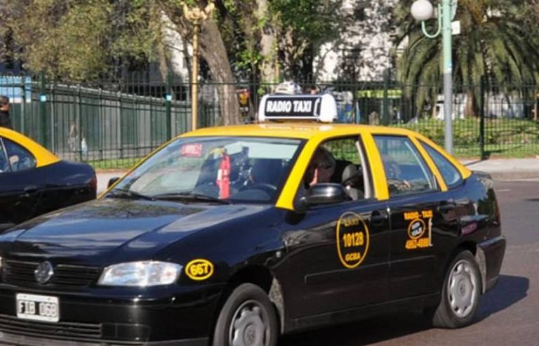 Lee más sobre el artículo Viajar en taxi en la Ciudad será un 30% más caro
