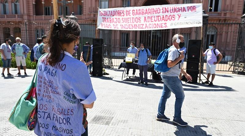 En este momento estás viendo Exempleados de Garbarino marchan a Plaza de Mayo