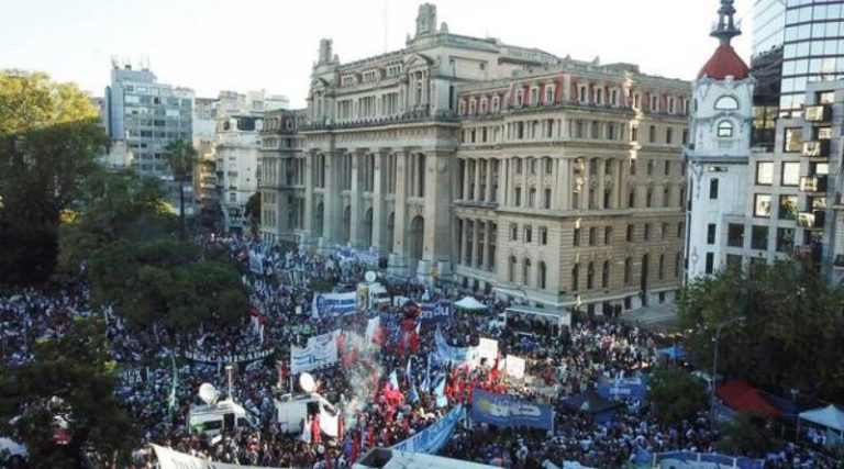 Lee más sobre el artículo CABA: Miles de manifestantes marcharon a tribunales