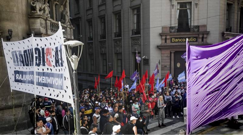 En este momento estás viendo Organizaciones sociales marcharon a la Copal contra la inflación