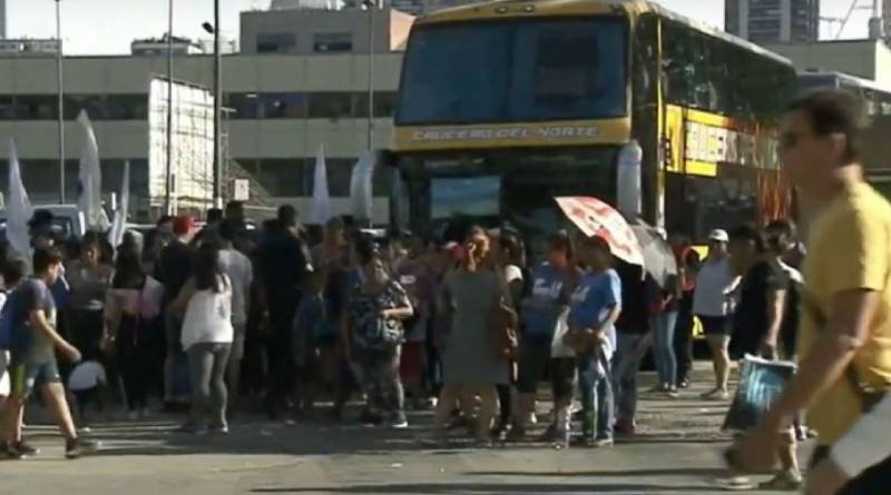 En este momento estás viendo Nueva protesta de organizaciones sociales en el barrio de Retiro