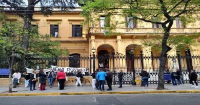 Alumnos del Mariano Acosta tomaron el colegio y denuncian ataques del Gobierno de la Ciudad