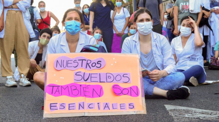 Lee más sobre el artículo Profesionales y técnicos del hospital Garrahan anuncian movilización frente al Congreso