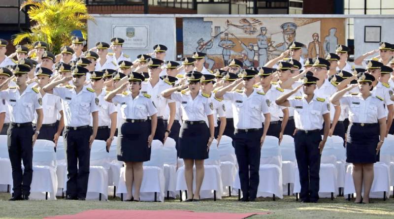 En este momento estás viendo Egresó la primera camada del Instituto Universitario de Seguridad de la Ciudad