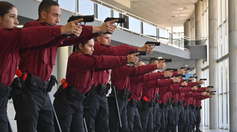 En este momento estás viendo Egresó la primera camada del Instituto Universitario de Seguridad de la Ciudad