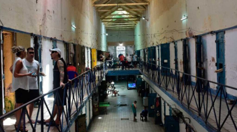 Lee más sobre el artículo Las condiciones infrahumanas de las cárceles de las comisarías de la Ciudad