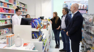 Lee más sobre el artículo El Jefe de Gobierno de la Ciudad inauguró un Farmacity en Chacarita y recibió duras críticas