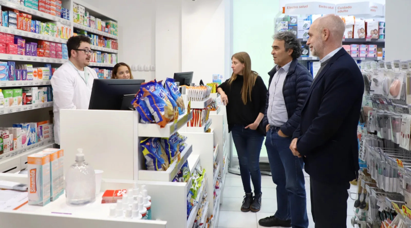 En este momento estás viendo El Jefe de Gobierno de la Ciudad inauguró un Farmacity en Chacarita y recibió duras críticas