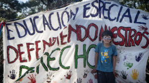 Lee más sobre el artículo Familias y docentes de escuelas integrales reclamaron por la Educación Especial
