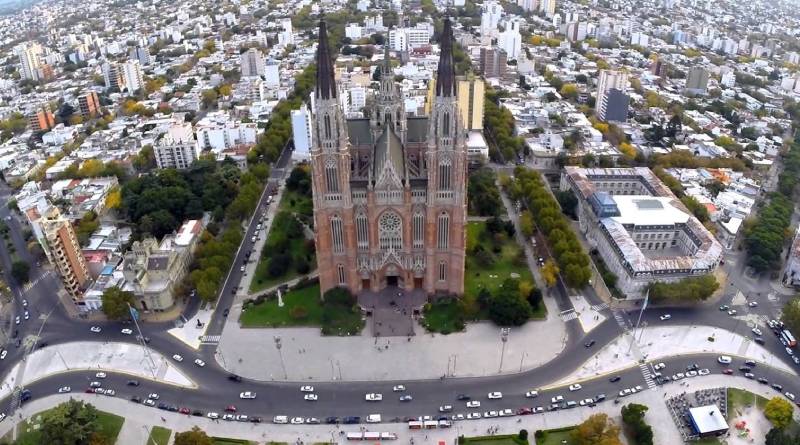 En este momento estás viendo Se busca proteger los edificios Bacacay y Pomar que podrían ser declarados históricos