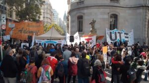 Lee más sobre el artículo El gremio Ademys rechazó la propuesta salarial del Gobierno de la Ciudad por paupérrimo