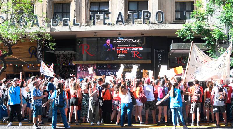 En este momento estás viendo Distintas organizaciones del arte y la cultura se manifestaron contra el cierre del Instituto Nacional del Teatro