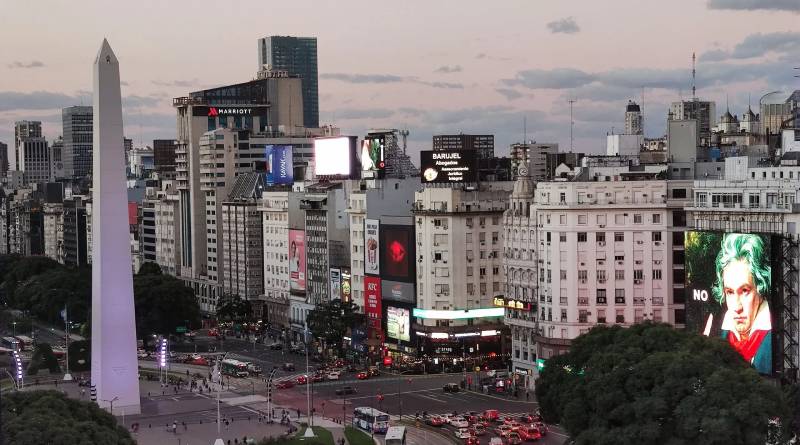 CABA: Viernes santo, muestra fotográfica, fútbol y problemas en el subte